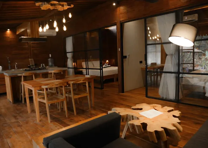 Shanti Life Wooden House 別荘