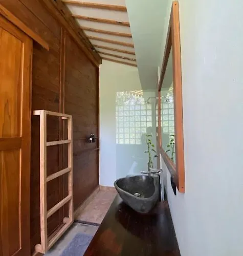 別荘 Shanti Life Wooden House