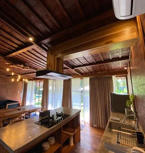 Shanti Life Wooden House 別荘 ペムテラン