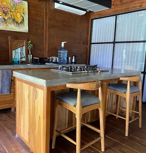 Shanti Life Wooden House 別荘