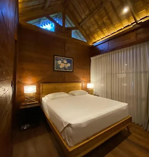 別荘 Shanti Life Wooden House