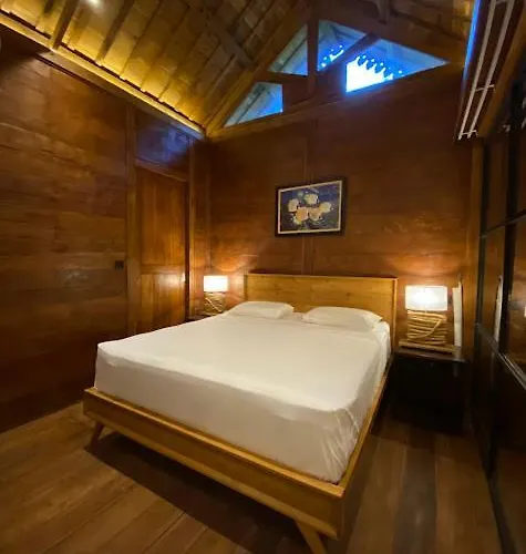Shanti Life Wooden House 別荘 ペムテラン
